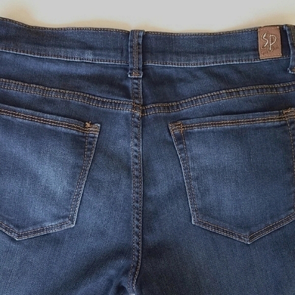 Sneak Peek Skinny Jeans - Picture 4 of 7